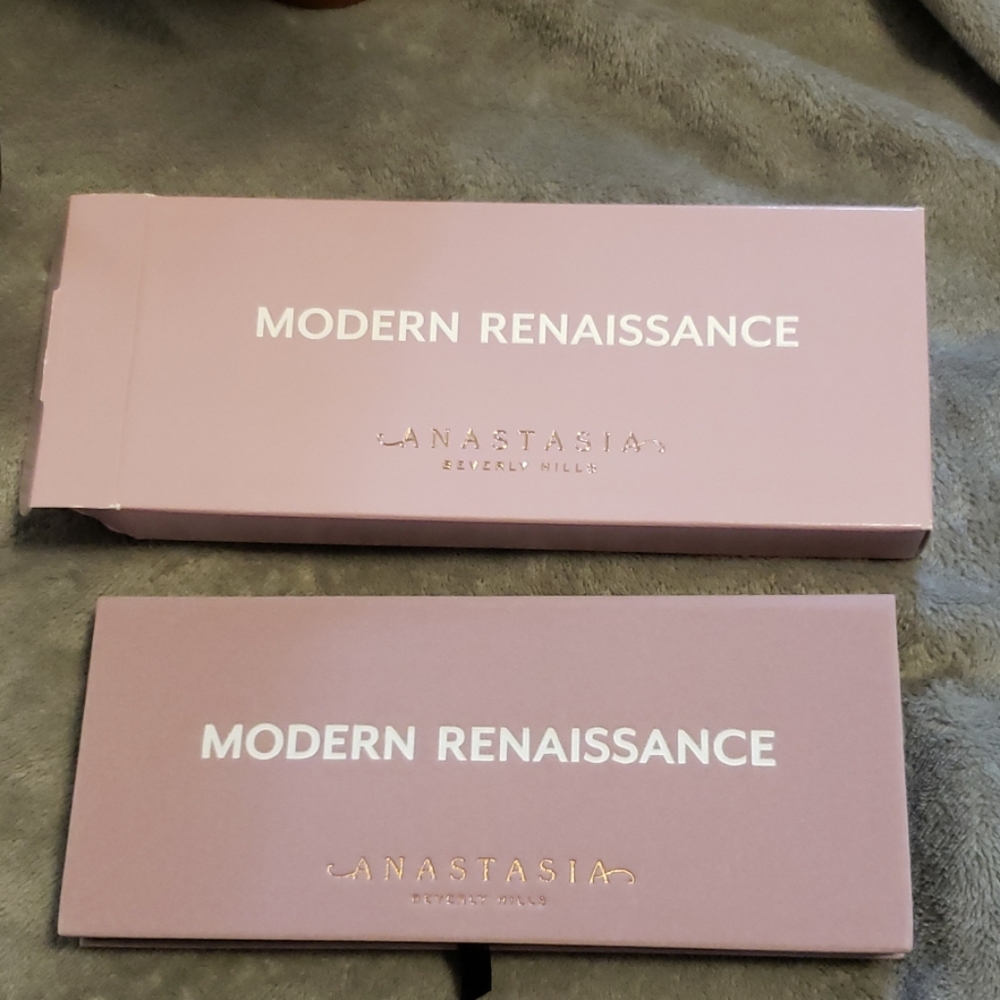 Makeup - Picture 3 of 4